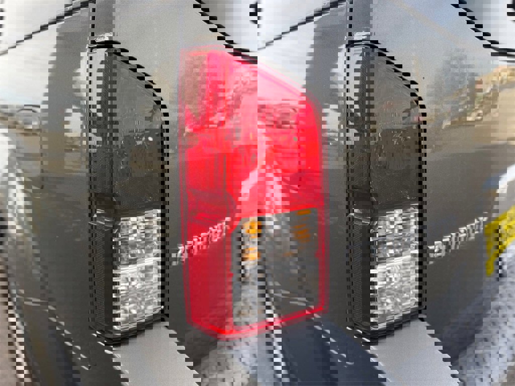 Used 2006 Nissan Pathfinder SE w/ (P01) Se Premium Pkg image 40