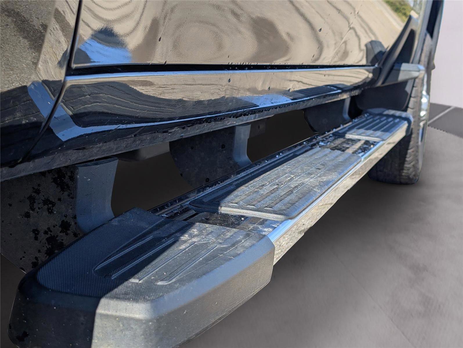 Used 2024 Chevrolet Silverado 2500 LT image 32