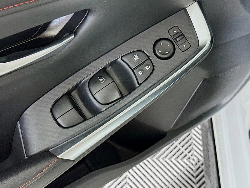 Used 2025 Nissan Sentra SR w/ Midnight Edition FWD image 18