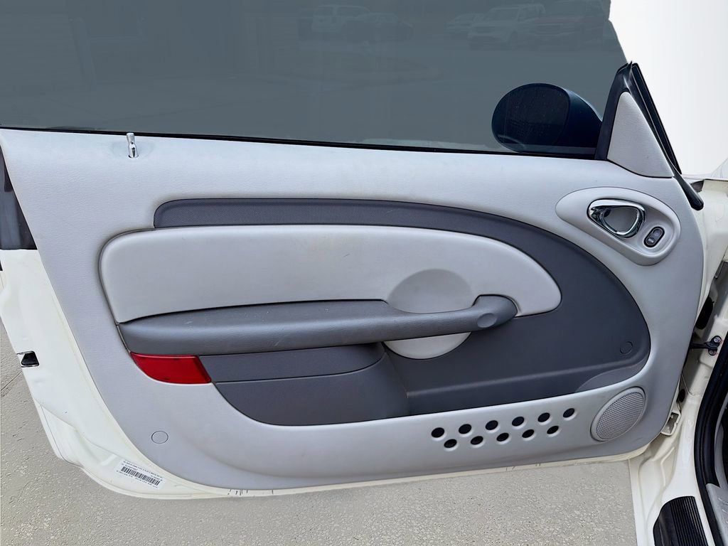 Used 2007 Chrysler PT Cruiser Convertible w/ Spring Special Group image 20