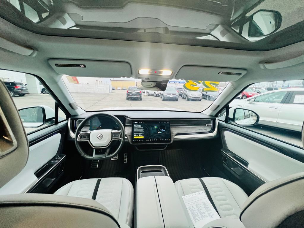 Used 2023 Rivian R1S Adventure image 27