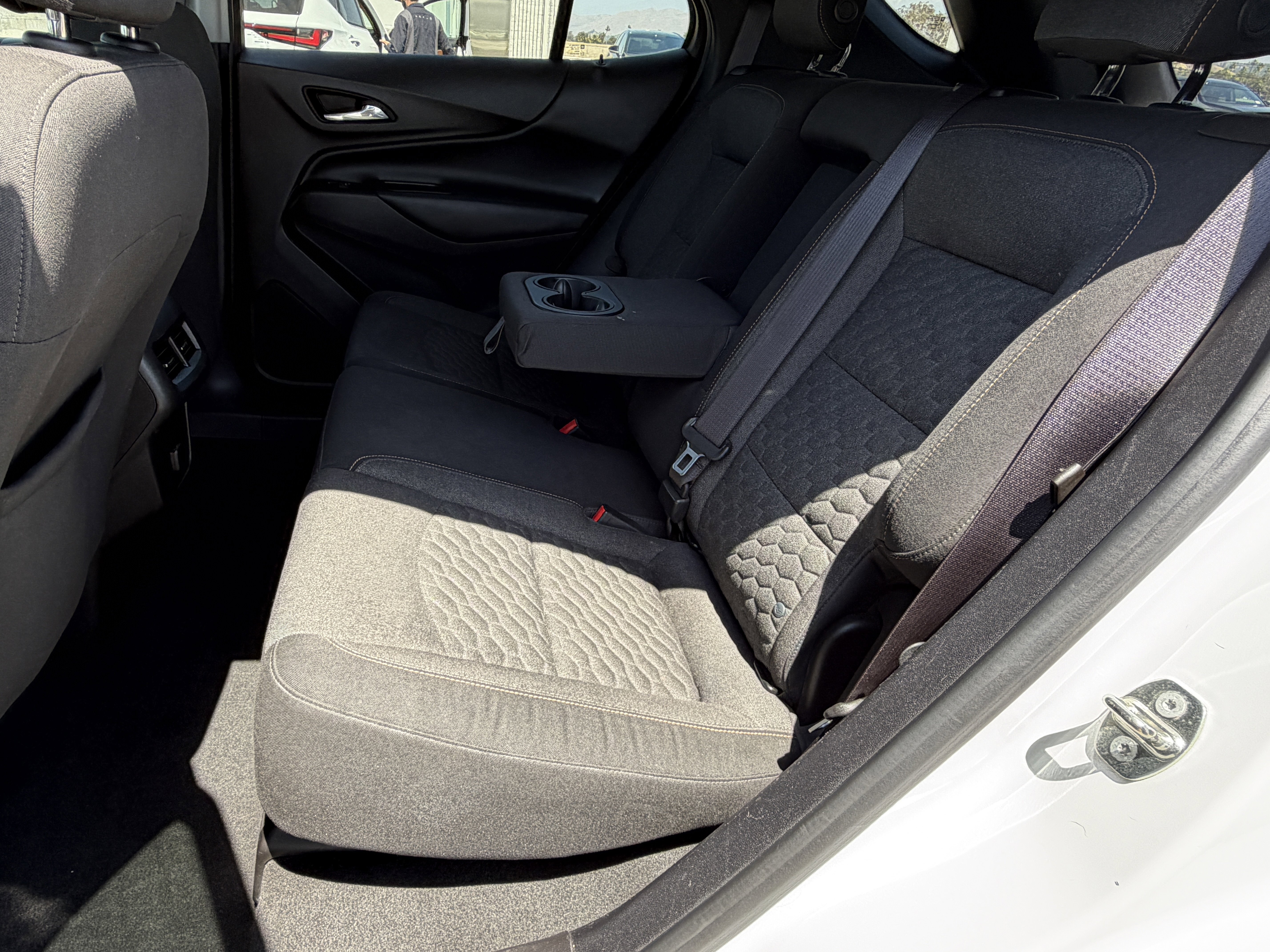 Used 2018 Chevrolet Equinox LT FWD image 31
