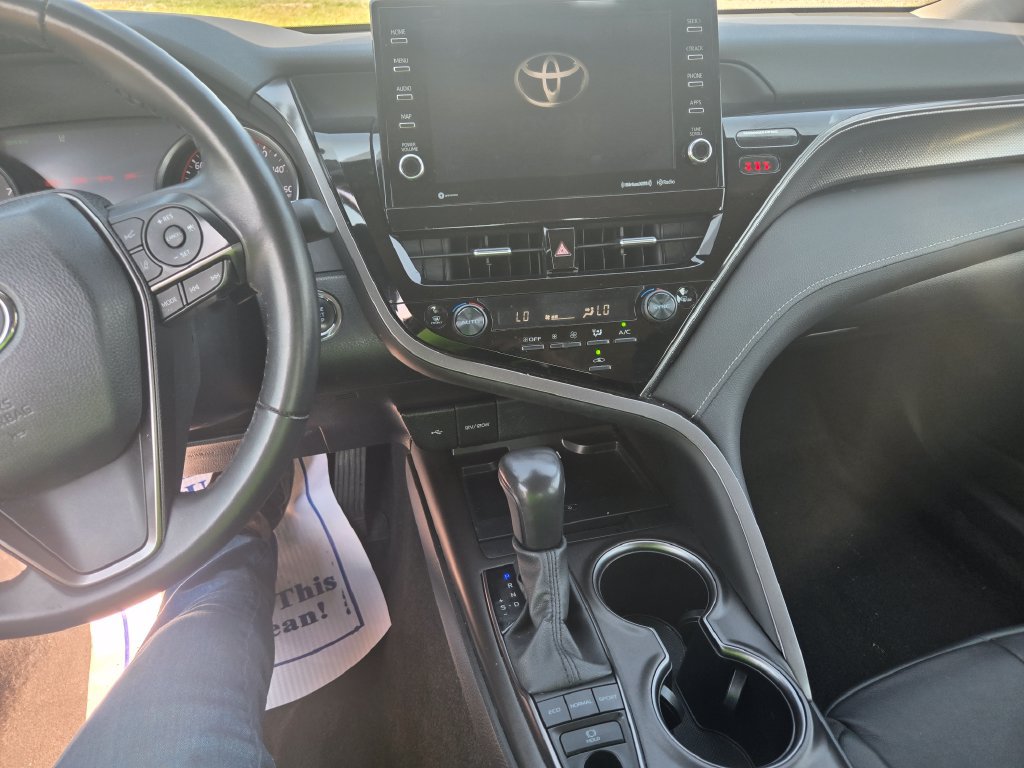 Used 2024 Toyota Camry XSE FWD image 8