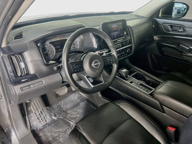 Used 2023 Nissan Pathfinder SV FWD image 11
