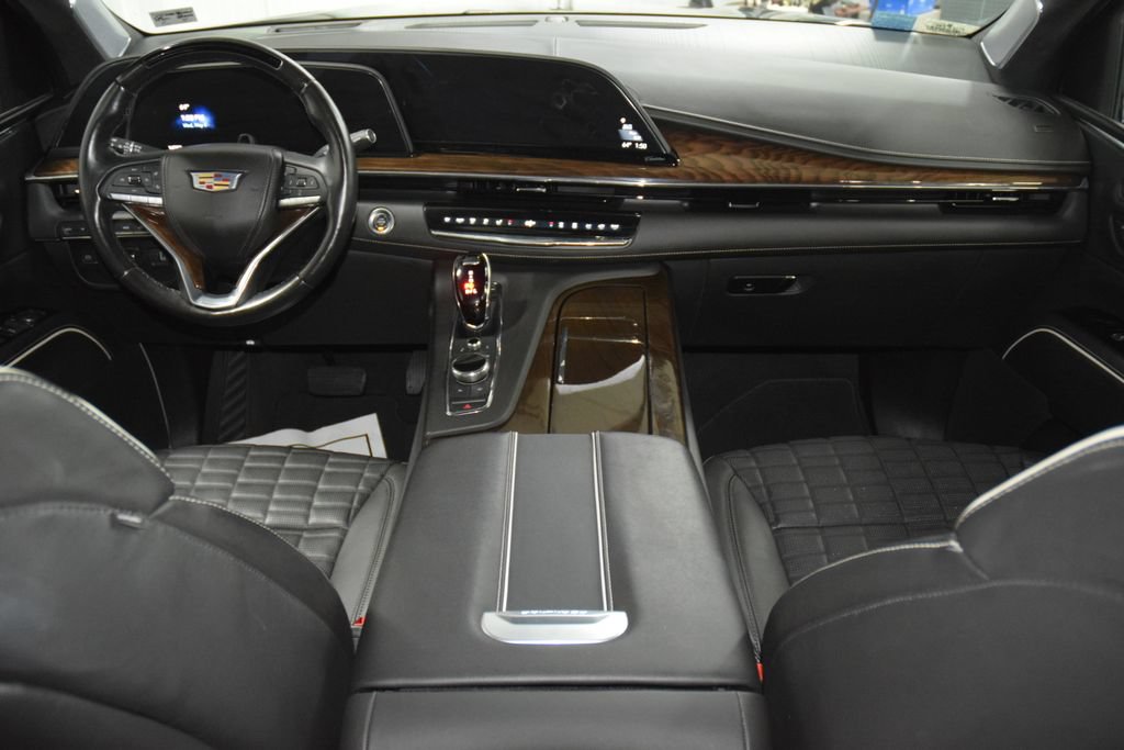 Used 2024 Cadillac Escalade ESV Premium Luxury Platinum AWD/4WD image 31