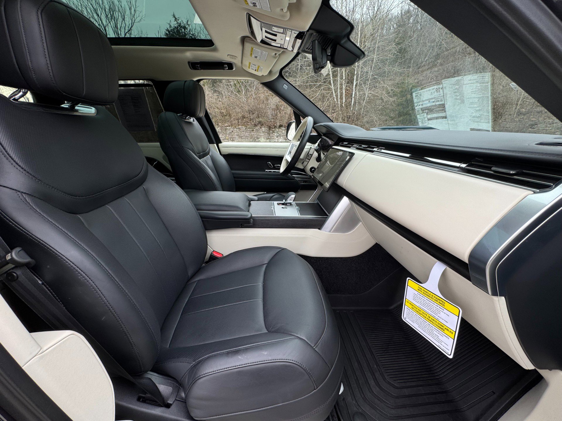 Used 2024 Land Rover Range Rover SE image 17
