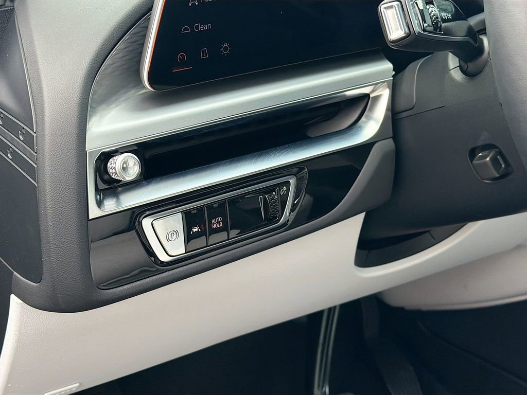 New 2025 Cadillac Lyriq Sport image 10