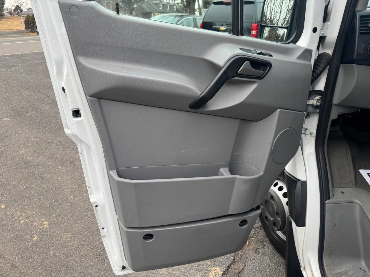 Used 2014 Freightliner Sprinter 3500 image 10