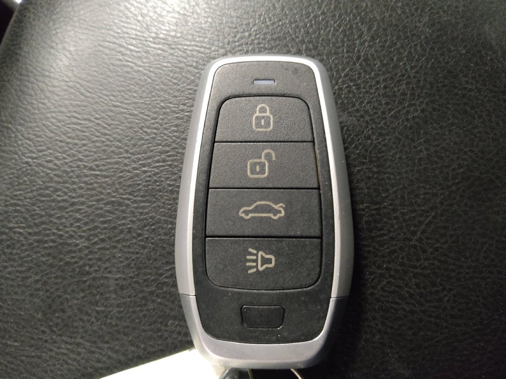 Used 2020 Nissan Pathfinder Platinum FWD image 32