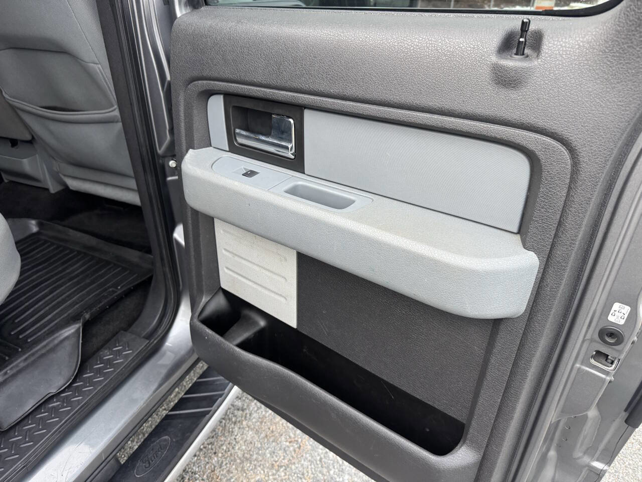 Used 2013 Ford F150 XLT w/ Luxury Equipment Group image 13