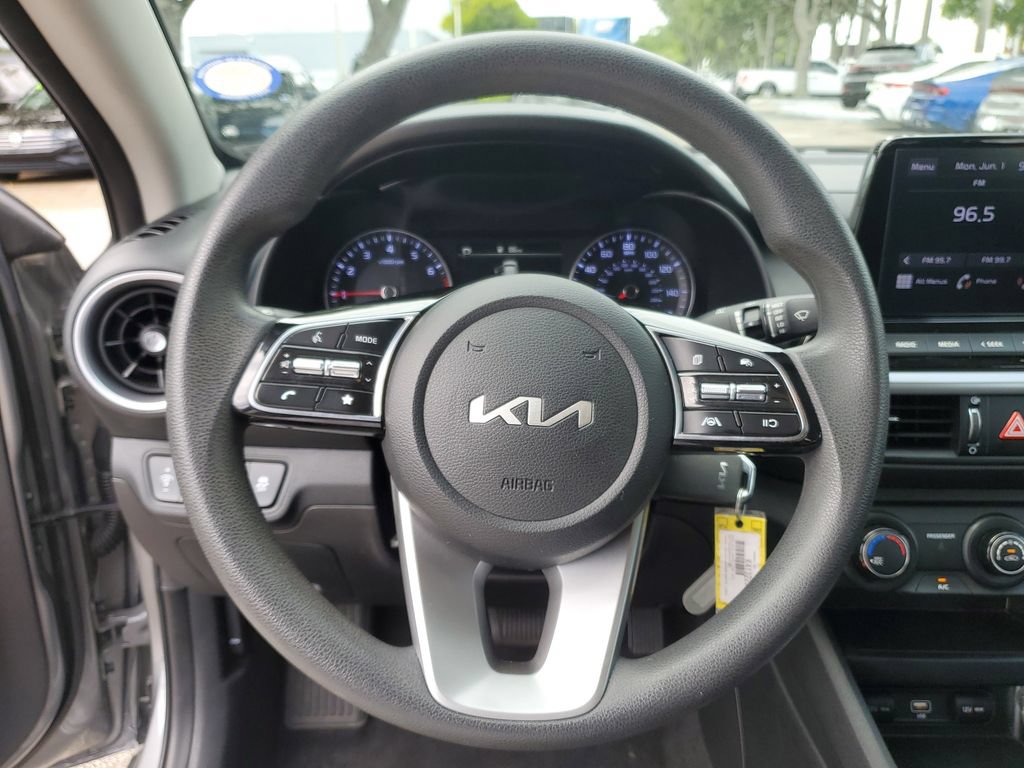 Certified 2023 Kia Forte LXS w/ LXS Technology Package FWD image 21