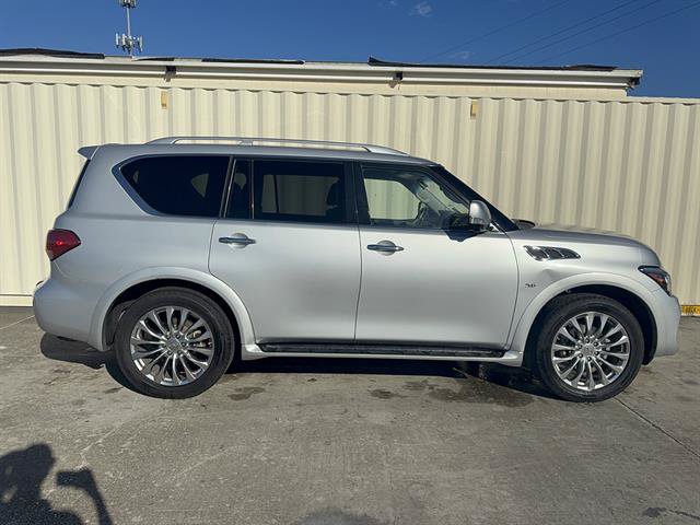 Used 2017 INFINITI QX80 2WD w/ Driver Assistance Package image 2