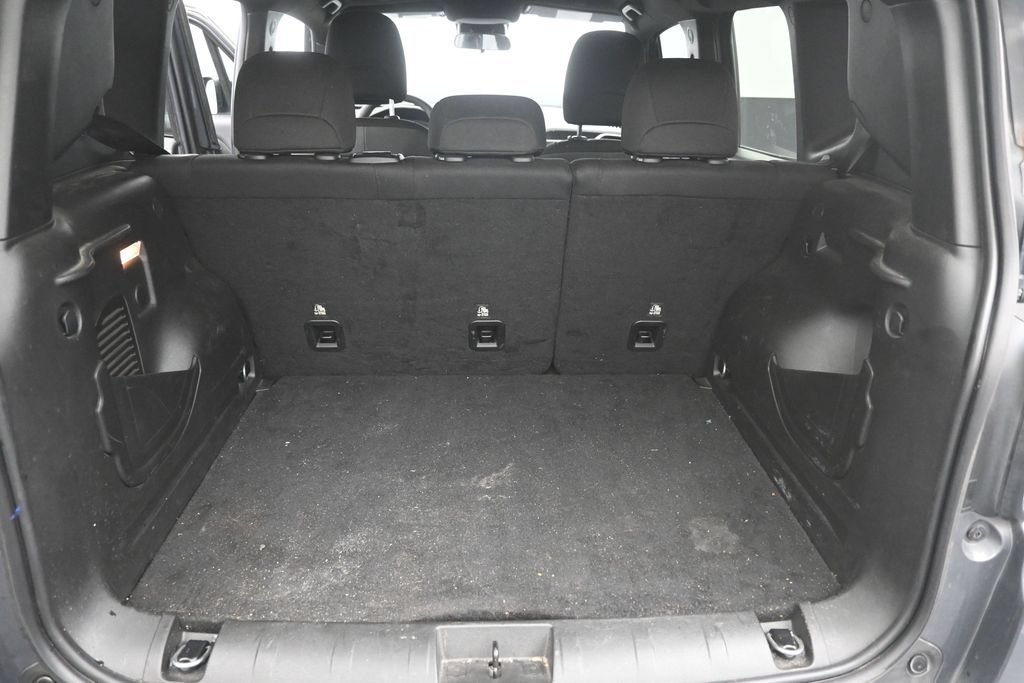 Used 2022 Jeep Renegade Altitude AWD/4WD image 24
