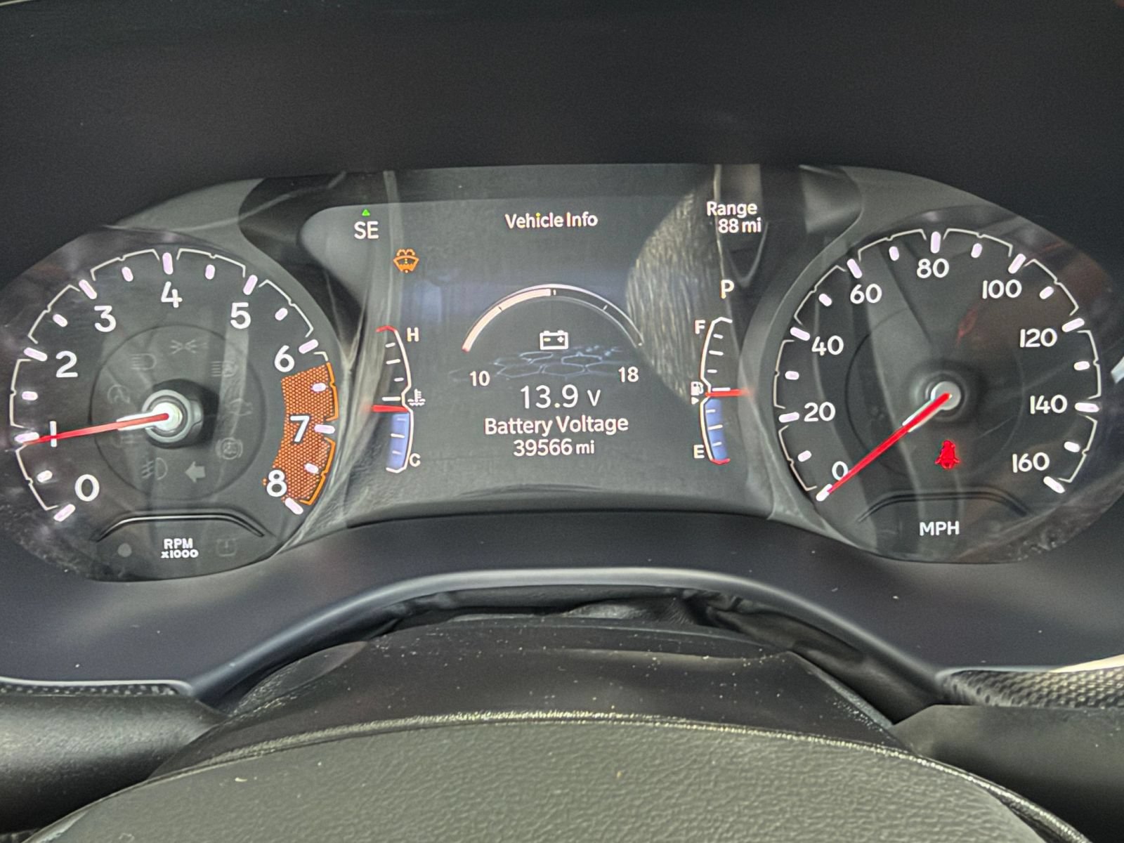 Used 2025 Jeep Compass Trailhawk AWD/4WD image 39