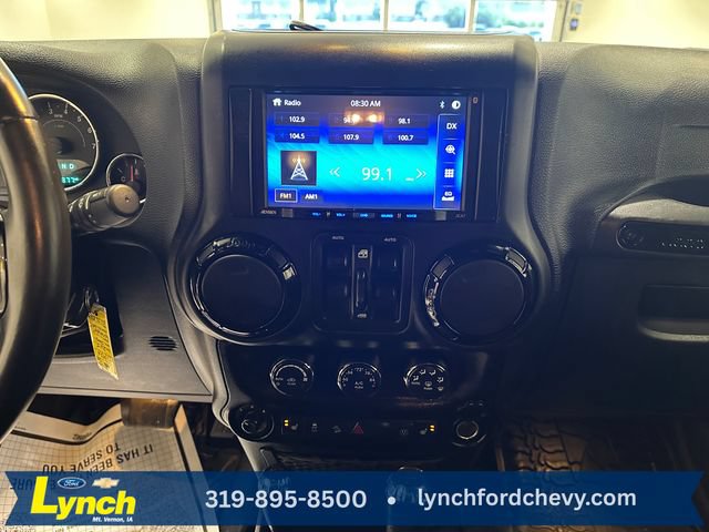 Used 2015 Jeep Wrangler Unlimited Sahara AWD/4WD image 10