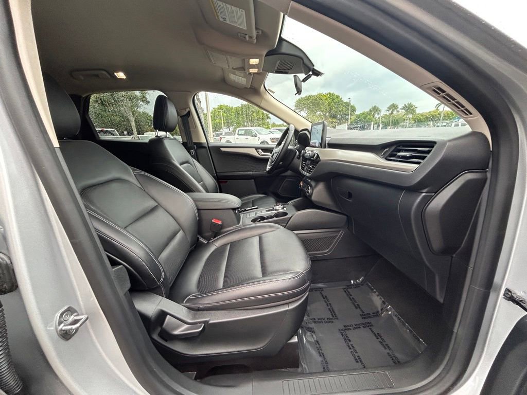 Certified 2020 Ford Escape SEL FWD image 24