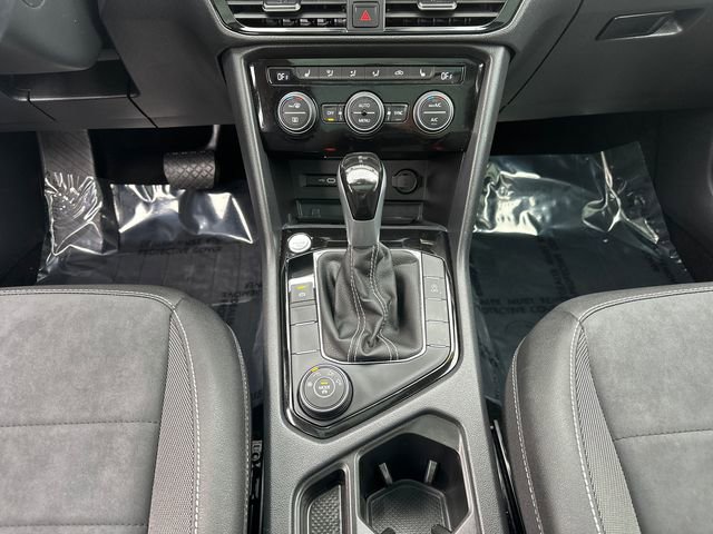 Used 2024 Volkswagen Taos SE image 23