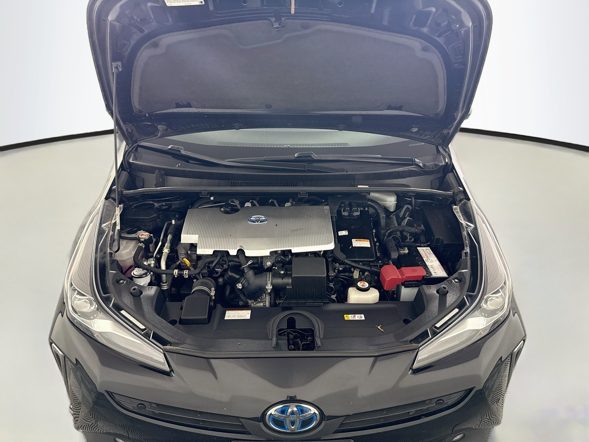 Certified 2021 Toyota Prius LE AWD/4WD image 28