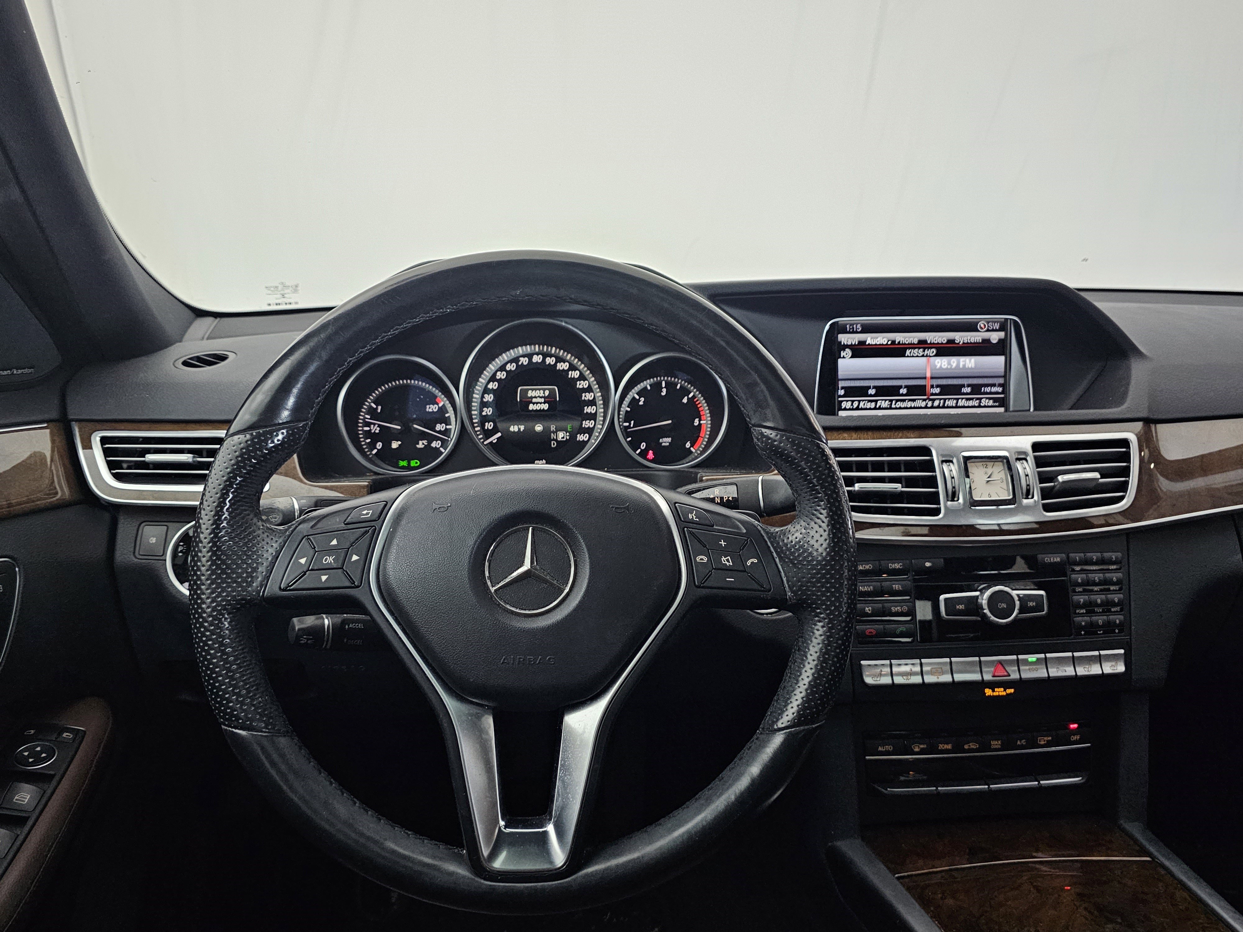 Used 2014 Mercedes-Benz E 250 BlueTEC 4MATIC Sedan image 22