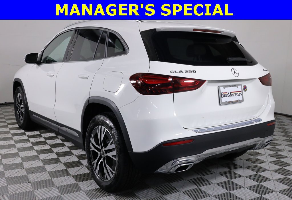 Used 2025 Mercedes-Benz GLA 250 4MATIC image 4