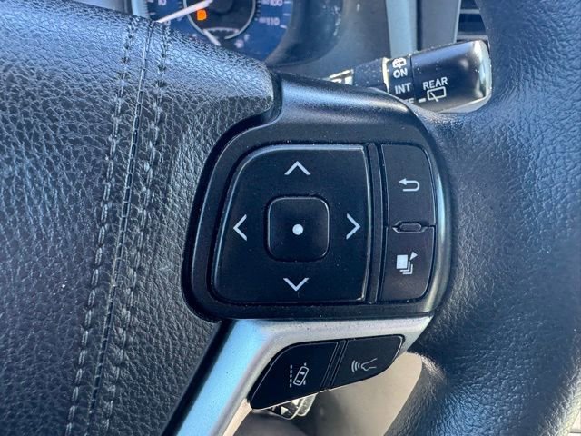Used 2020 Toyota Sienna L image 17