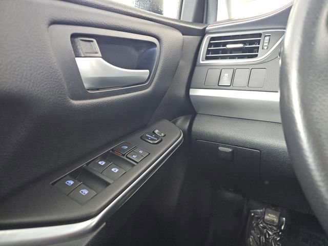 Used 2017 Toyota Camry SE image 33