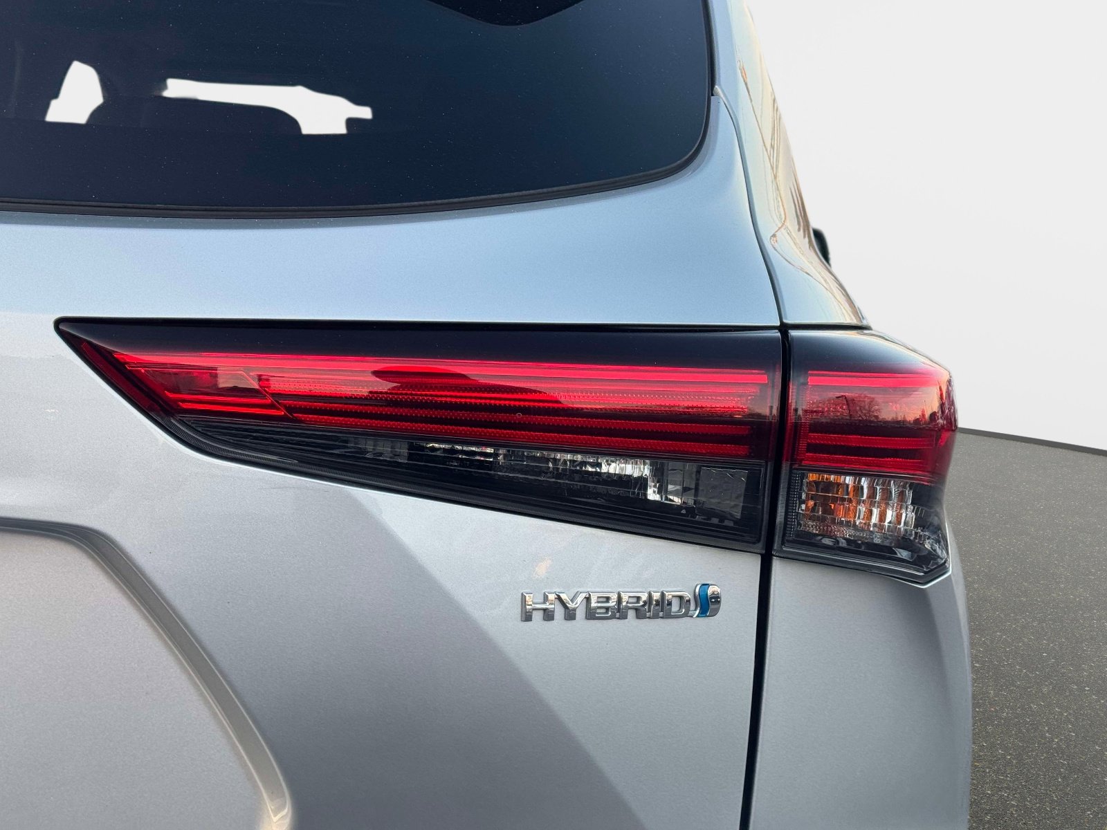 Used 2021 Toyota Highlander XLE image 10