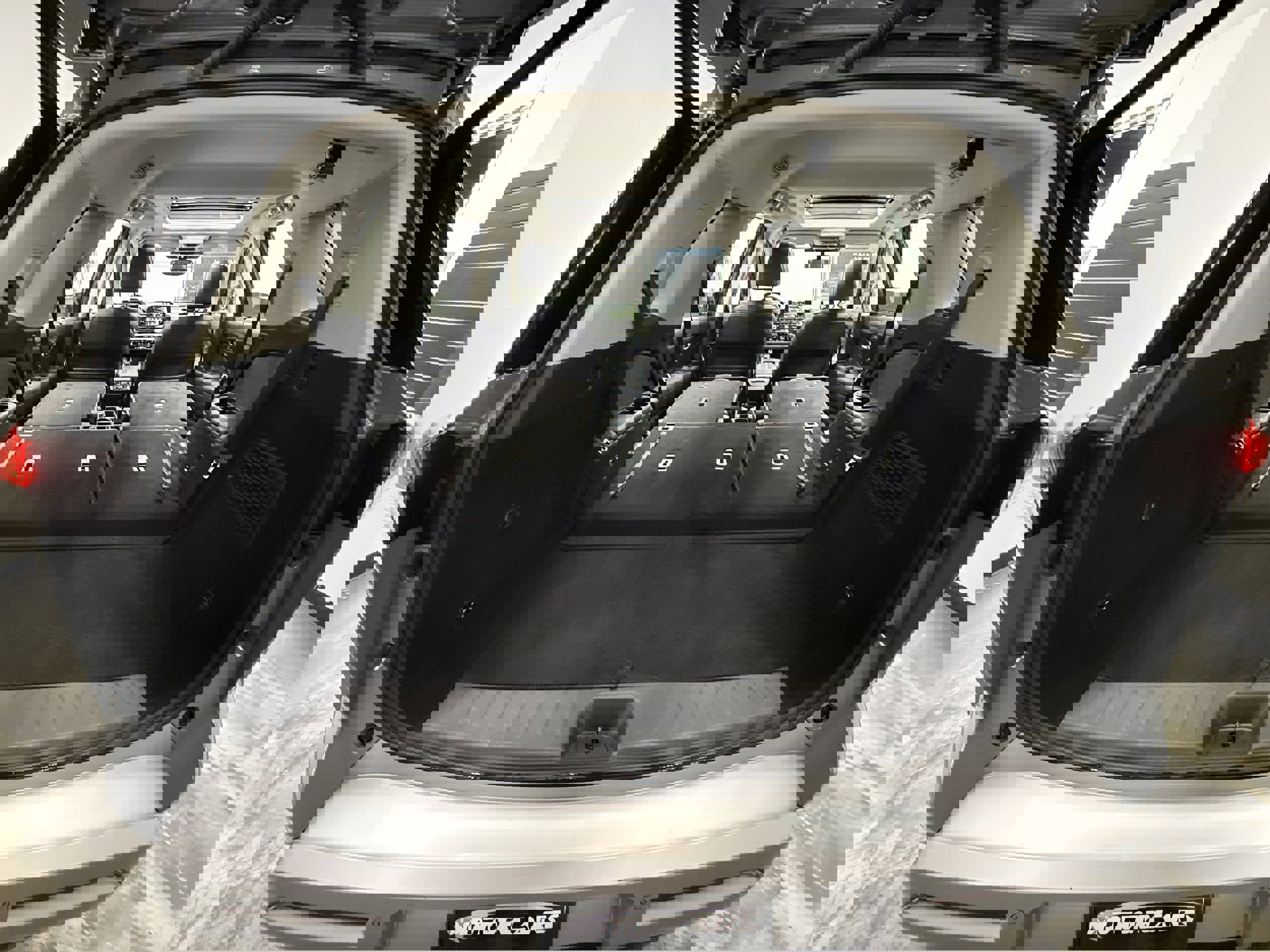 Used 2022 Nissan Pathfinder Platinum image 31