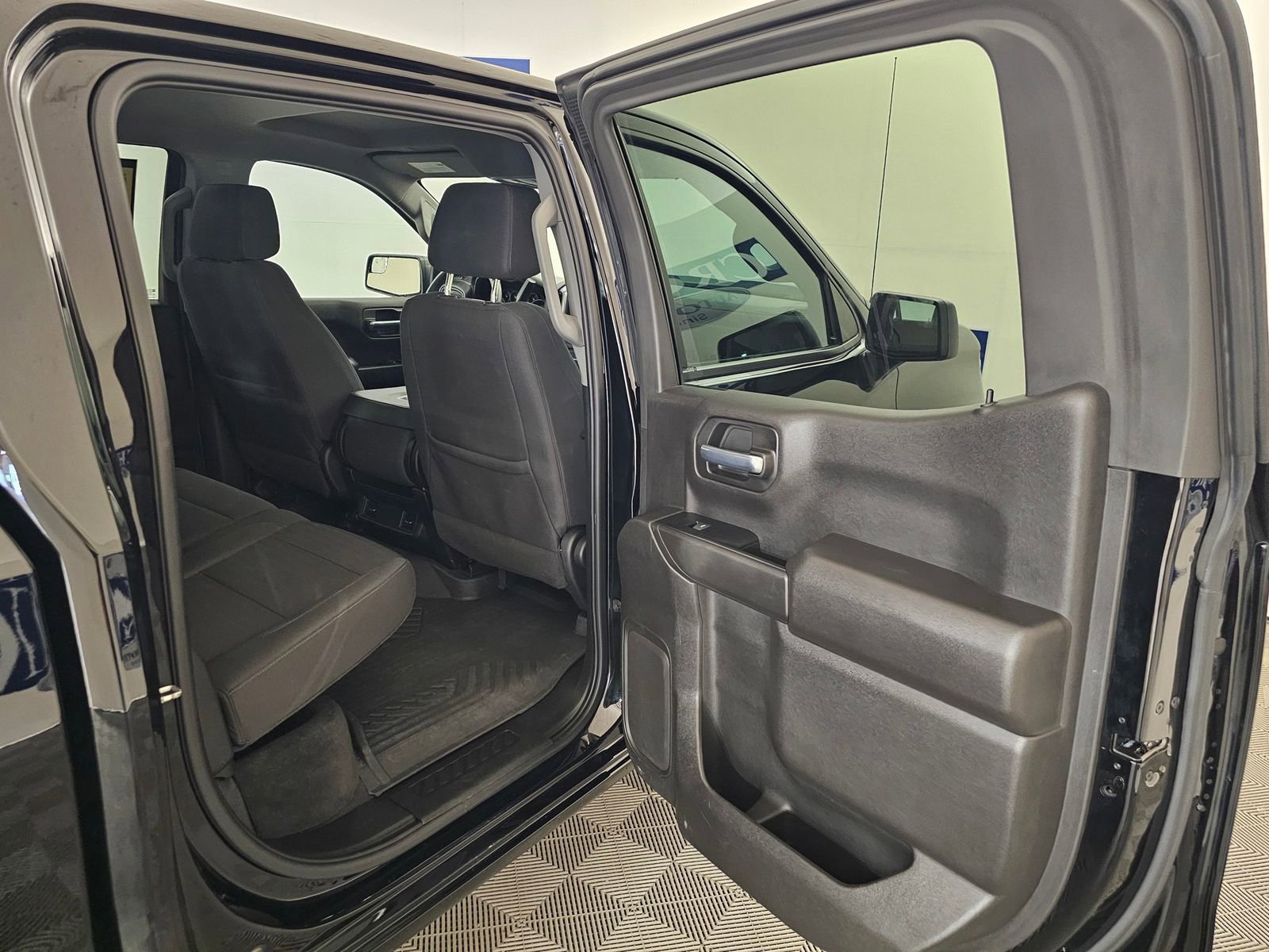 Used 2022 Chevrolet Silverado 1500 Custom Trail Boss AWD/4WD image 19