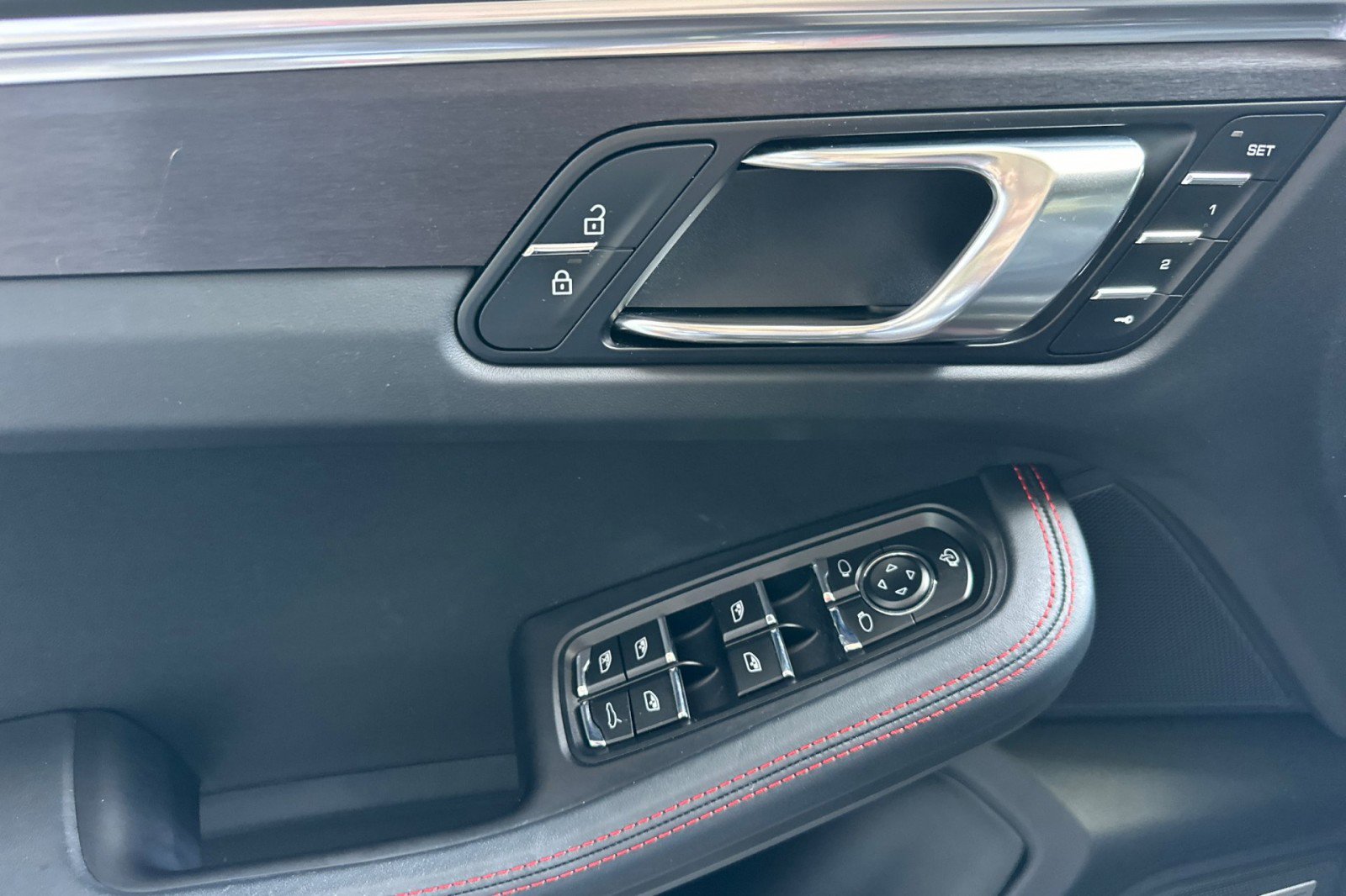 Certified 2023 Porsche Macan GTS AWD/4WD image 12