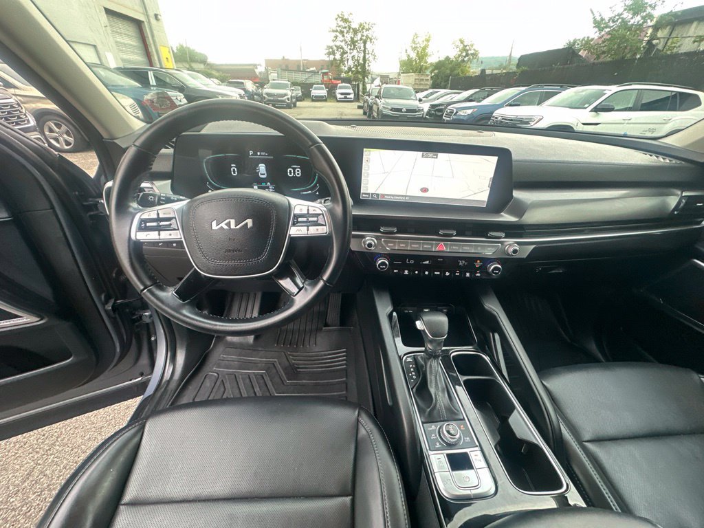 Used 2024 Kia Telluride LX AWD/4WD image 28