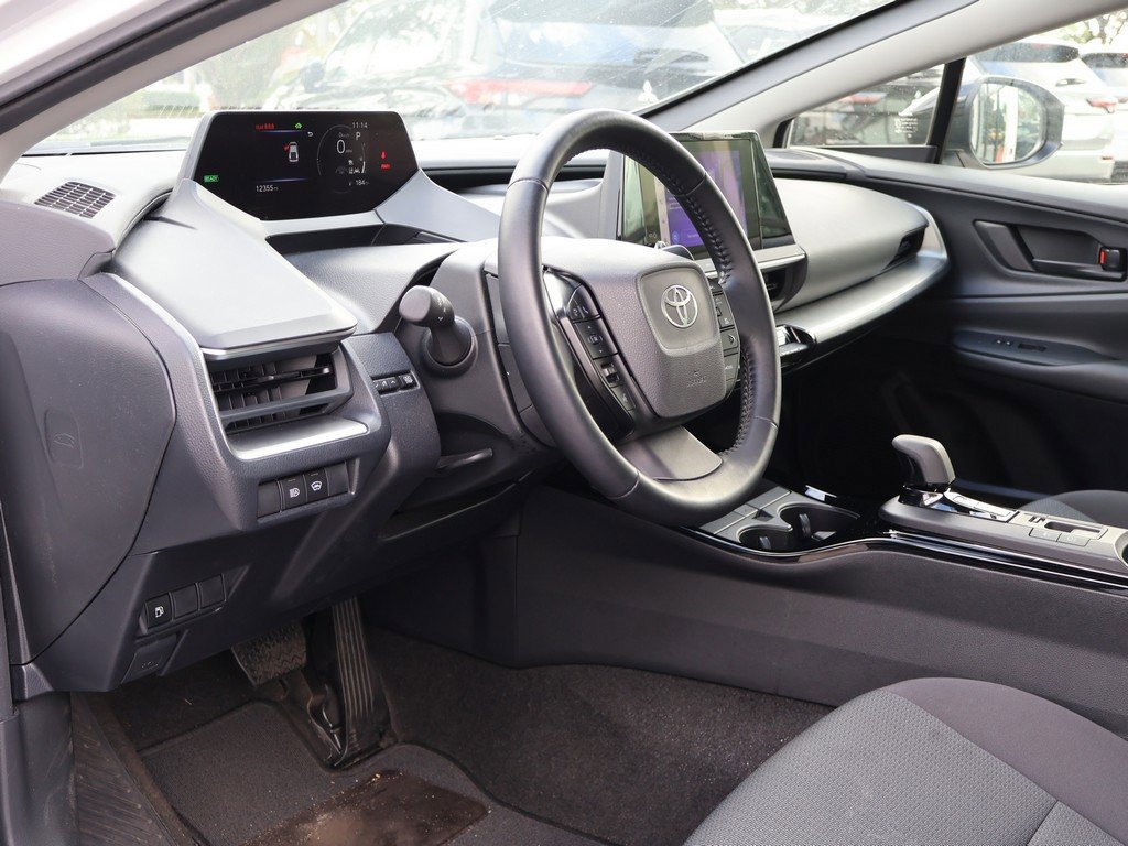 Used 2024 Toyota Prius LE image 21