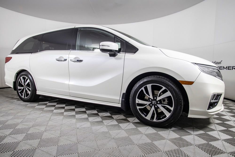 Used 2018 Honda Odyssey Elite image 3