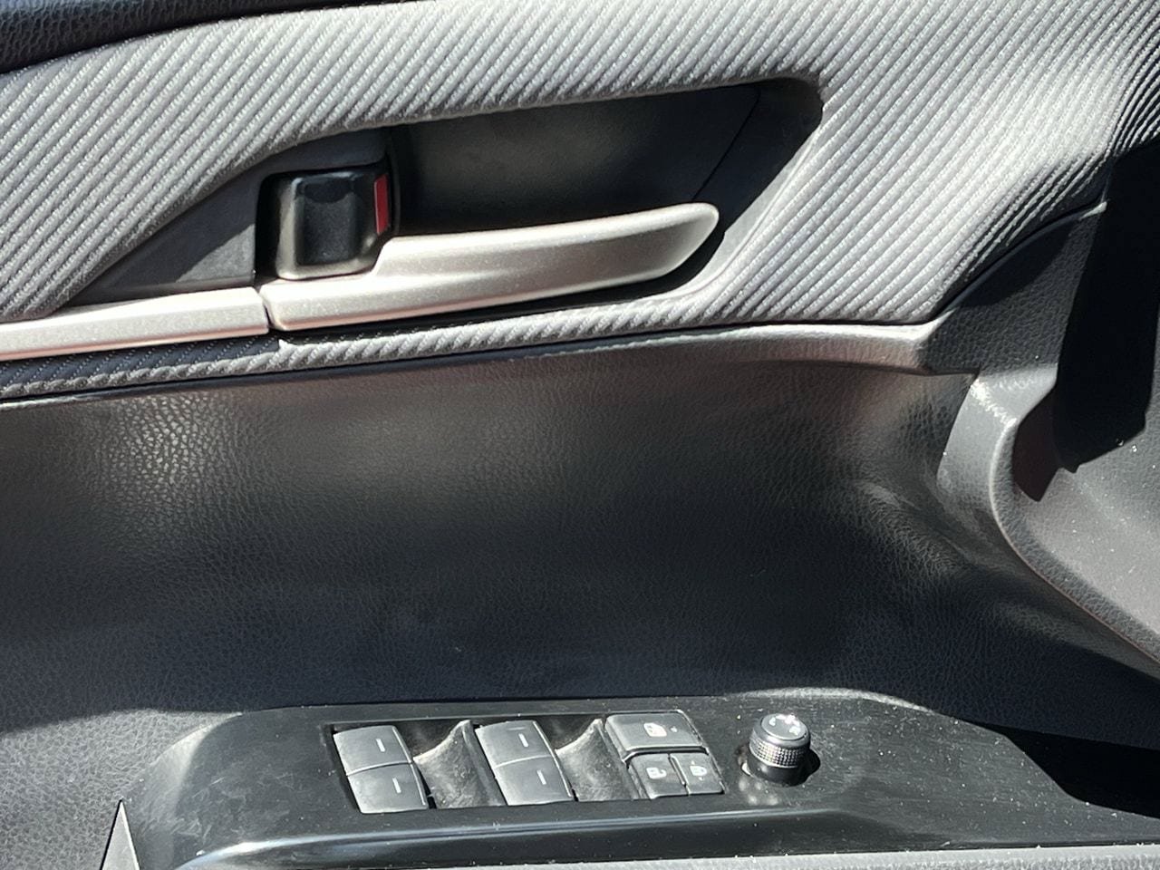Used 2025 Toyota Camry SE FWD image 21