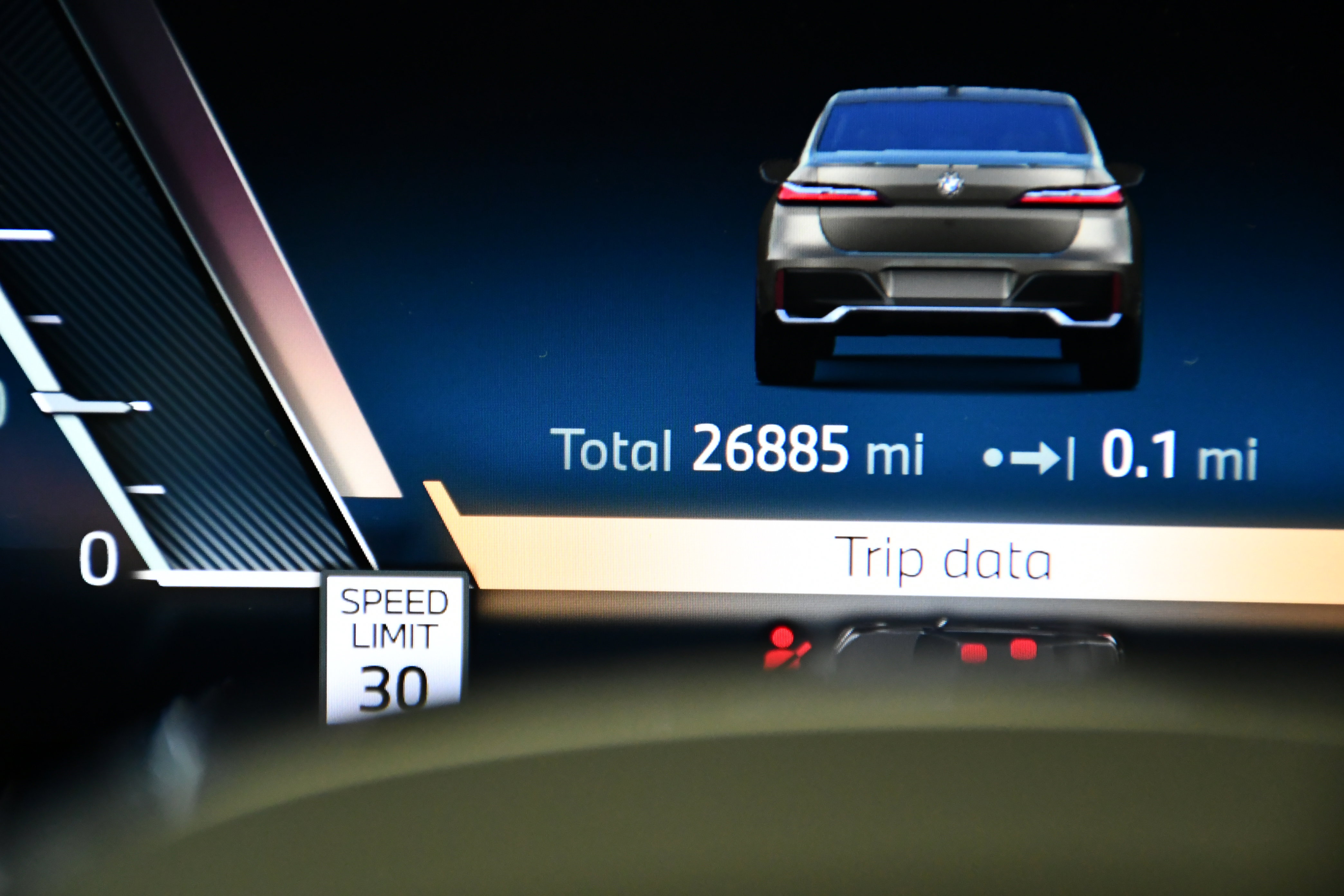 Used 2025 BMW 740i xDrive image 17