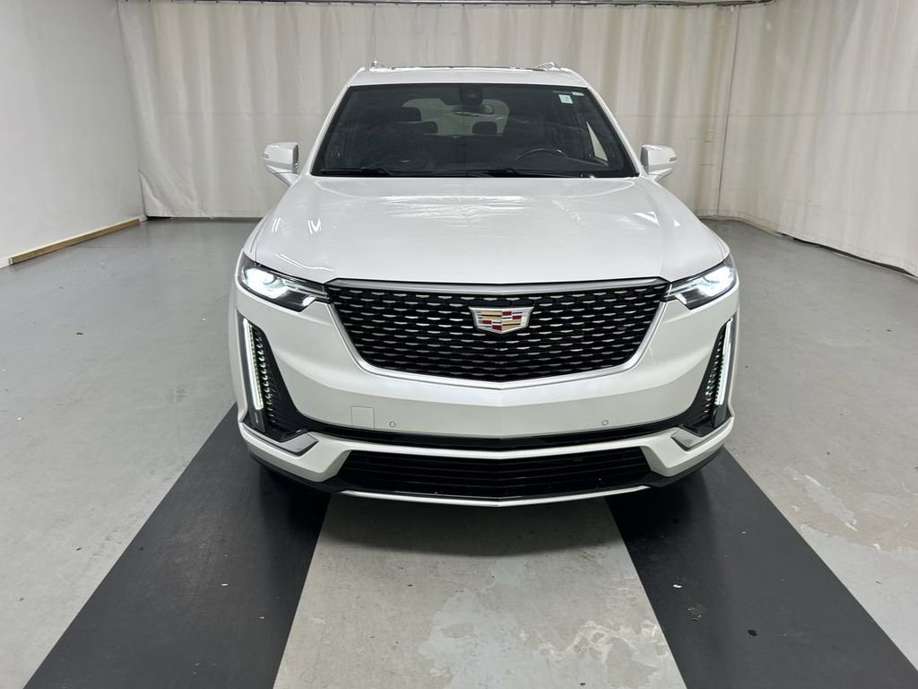 Used 2023 Cadillac XT6 Premium Luxury w/ LPO, Floor Liner Package AWD/4WD image 3