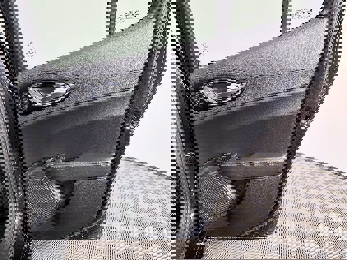 Used 2017 Alfa Romeo Giulia image 36