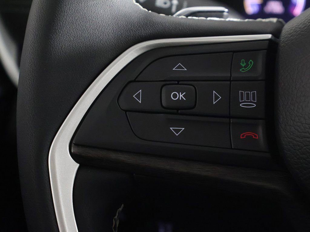 Used 2023 Jeep Grand Cherokee L Limited image 45