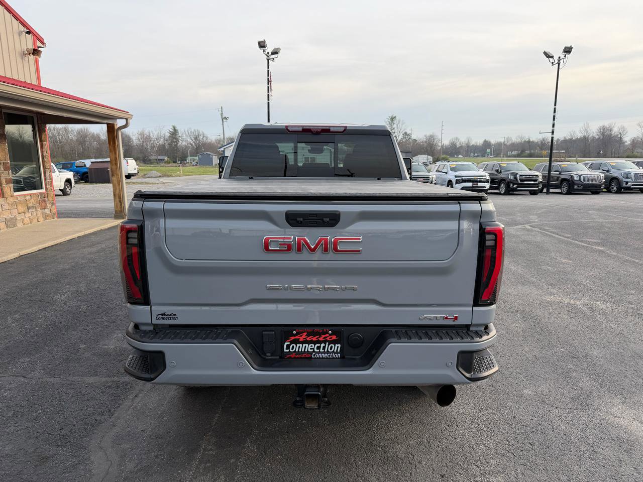 Used 2024 GMC Sierra 2500 AT4 w/ AT4 Premium Plus Package image 5