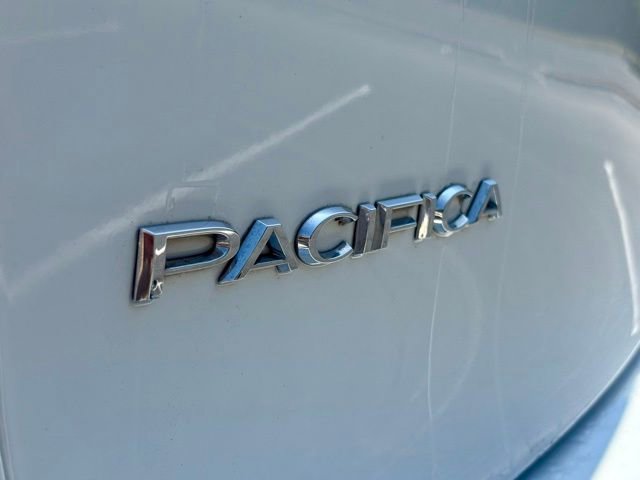 Used 2023 Chrysler Pacifica Limited FWD image 15