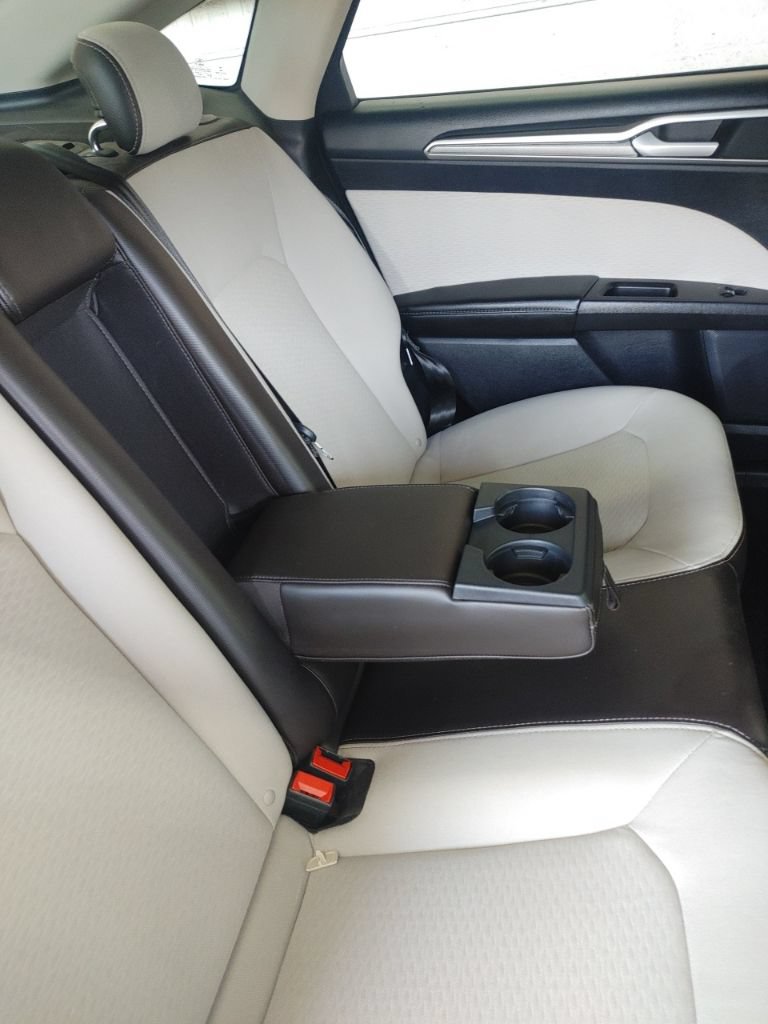Used 2020 Ford Fusion SE w/ Equipment Group 151A FWD image 20