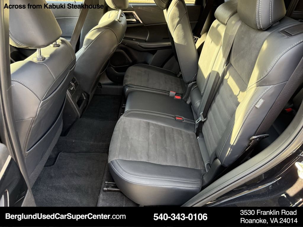 Used 2024 Mitsubishi Outlander SE image 12