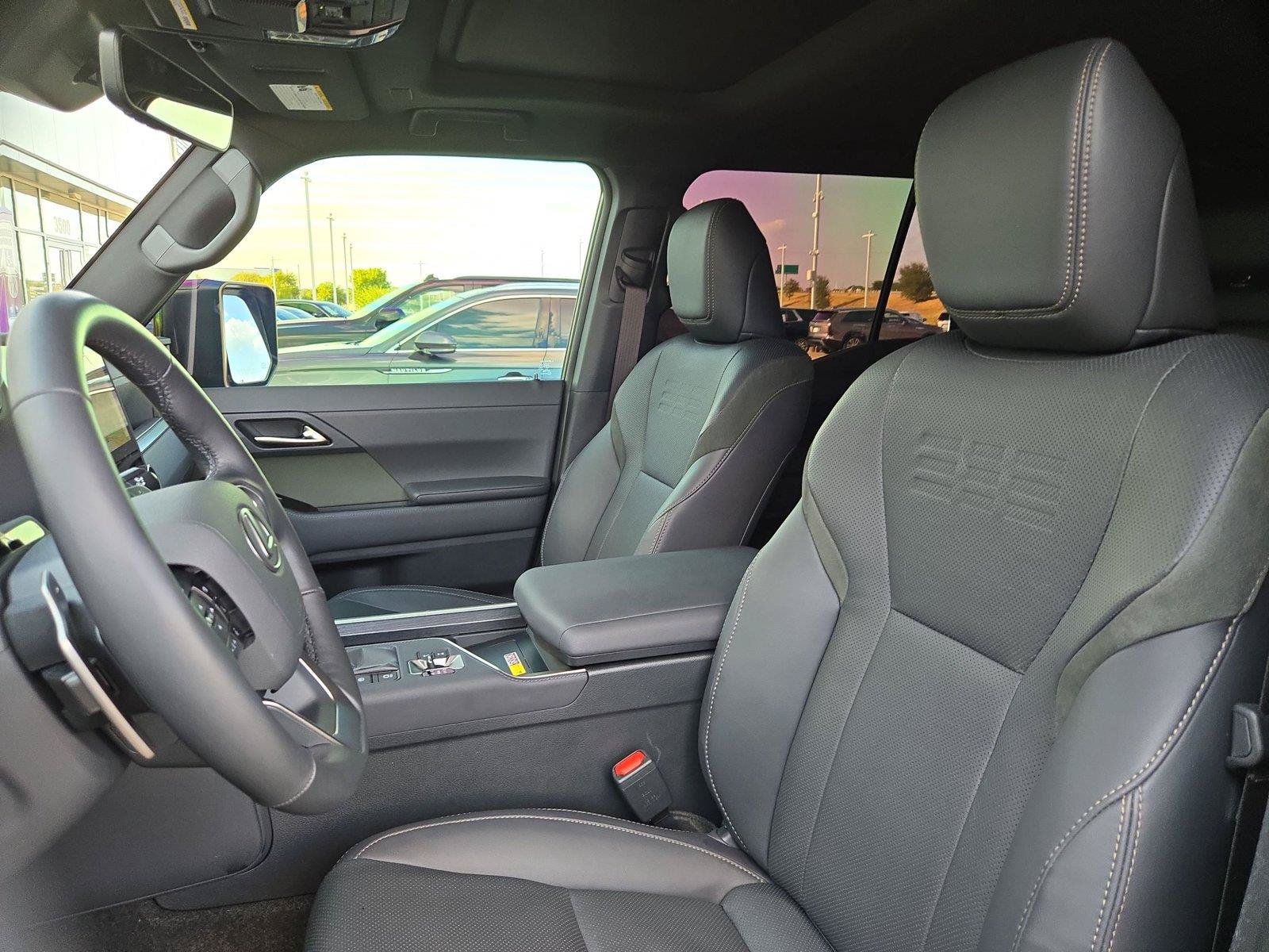 Used 2025 Lexus GX 550 AWD/4WD image 27
