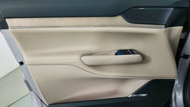 New 2026 Volvo EX90 Plus AWD/4WD image 9