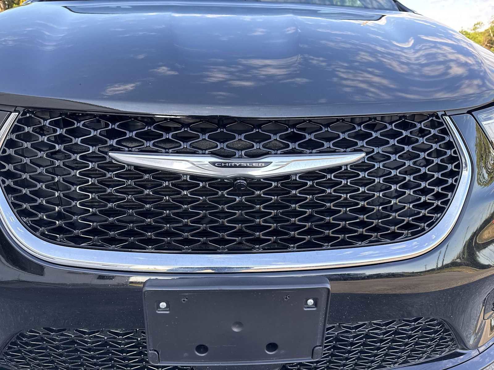 Used 2025 Chrysler Pacifica Select FWD image 10
