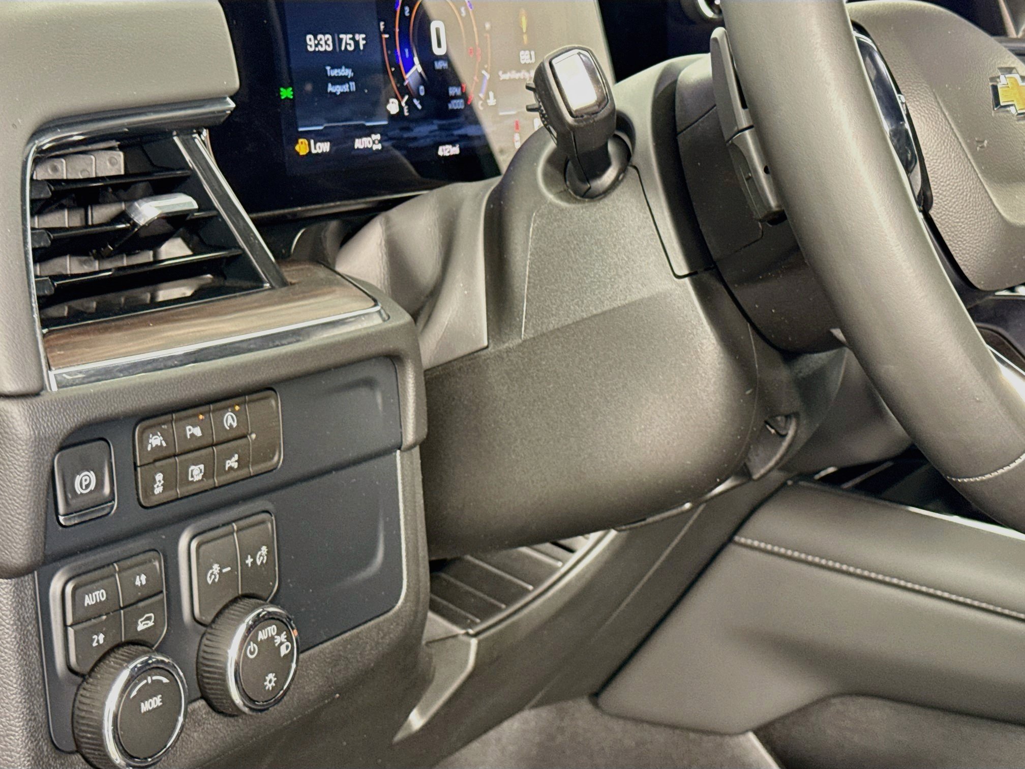 Used 2026 Chevrolet Suburban LS AWD/4WD image 12