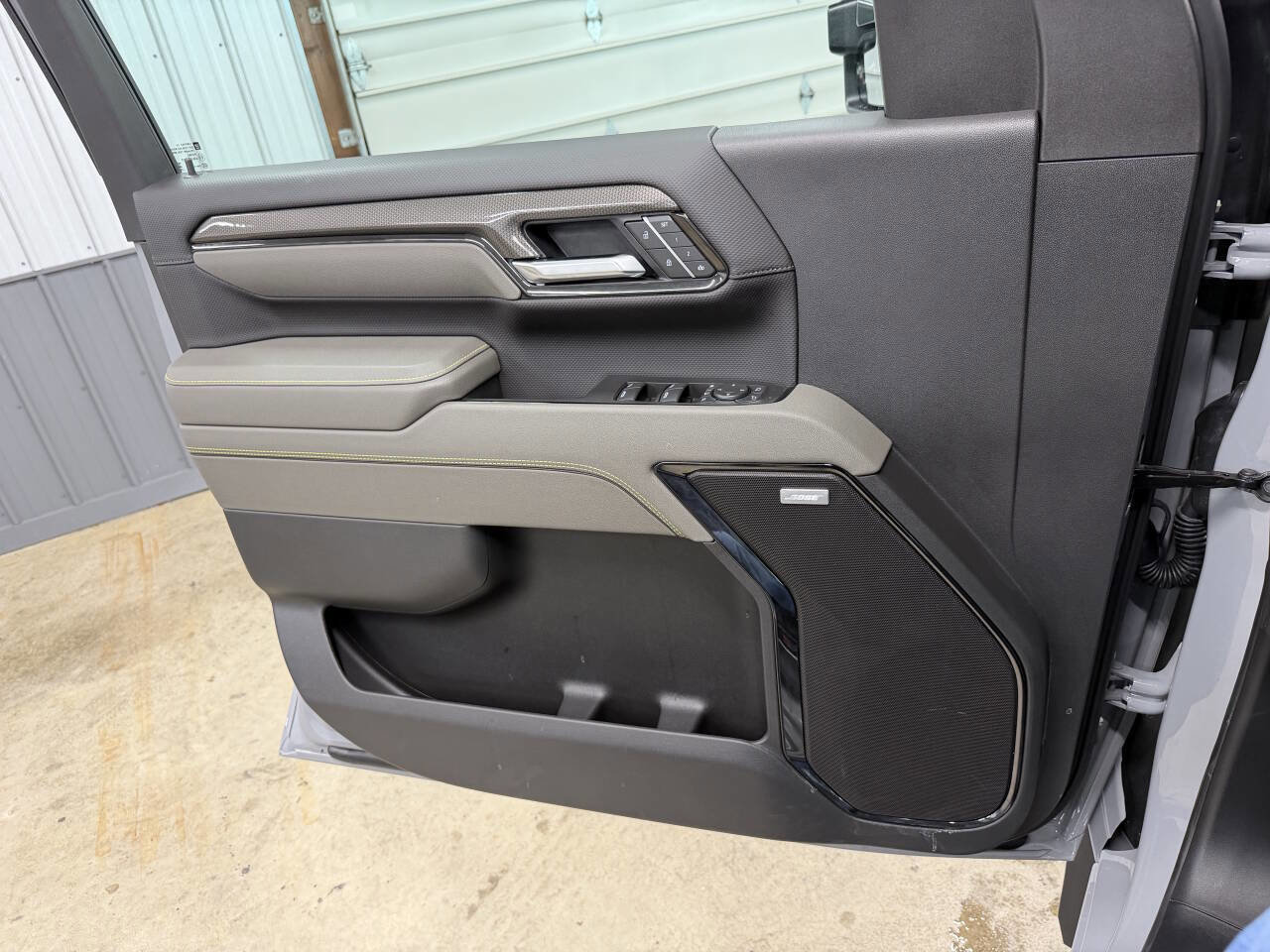 Used 2025 Chevrolet Silverado 2500 ZR2 w/ Technology Package image 39