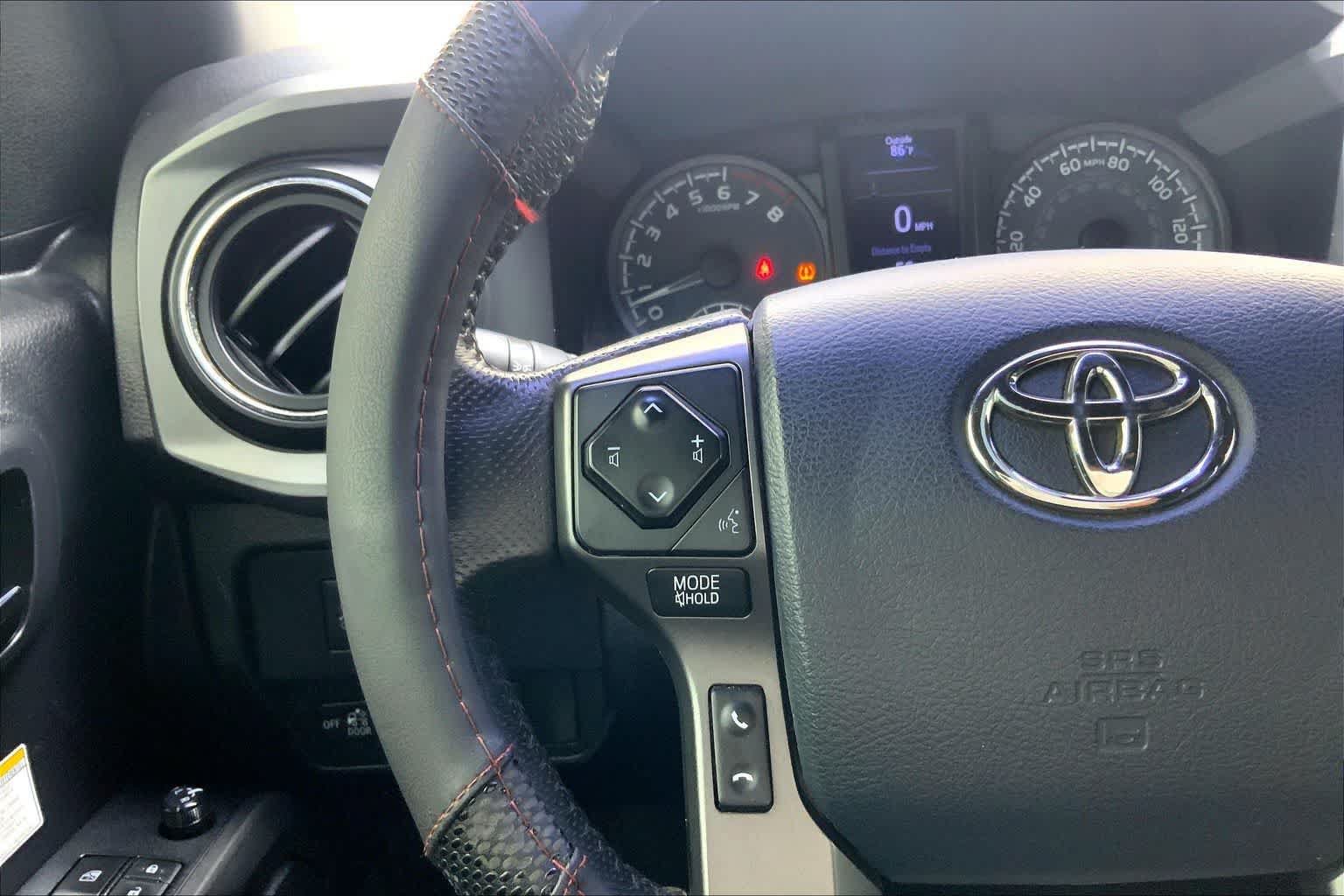 Used 2020 Toyota Tacoma 2WD Double Cab image 24