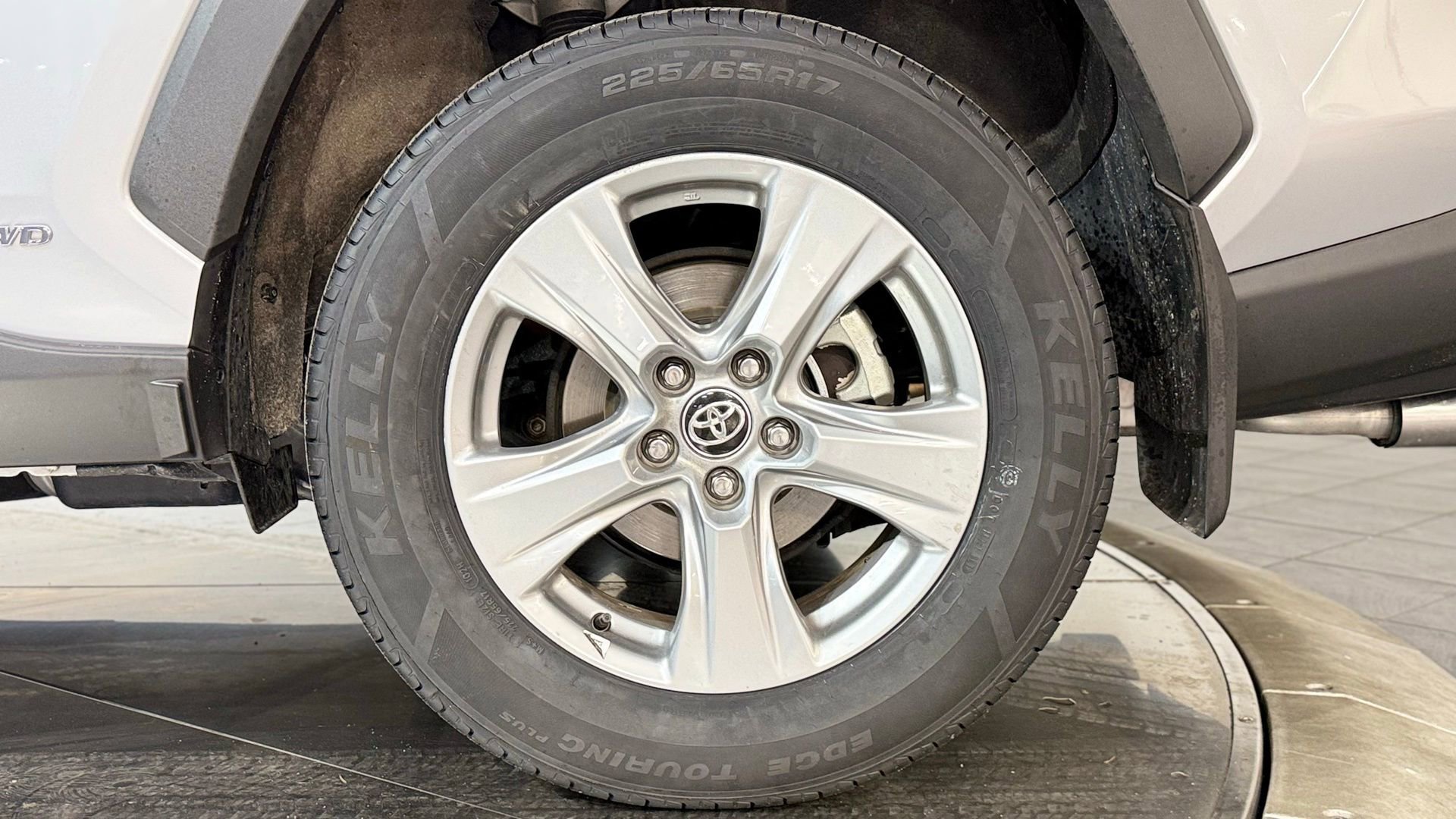 Used 2025 Toyota RAV4 XLE w/ Convenience Package image 23