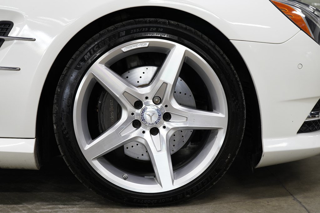 Used 2016 Mercedes-Benz SL 550 w/ Driver Assistance Package image 24